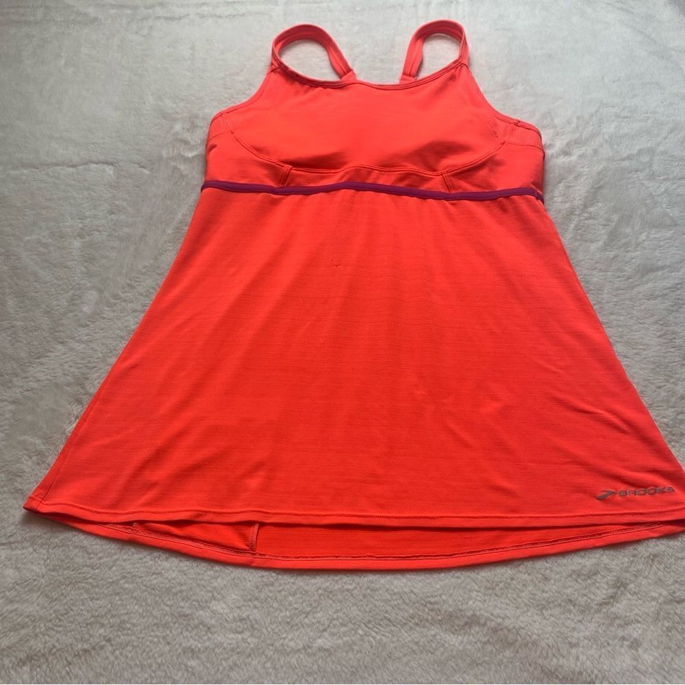 Brooks Orange Racer Back Tank W/Built in Bra Size Medium